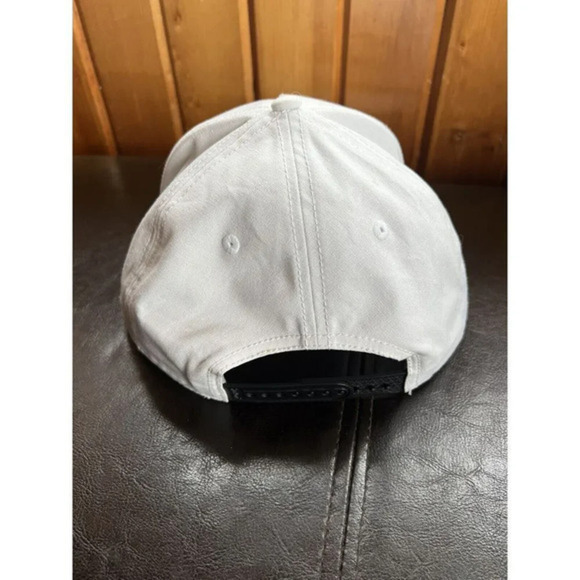 Titleist Golf Hat Rope Style Snapback Adjustable White & Black - Picture 3 of 6